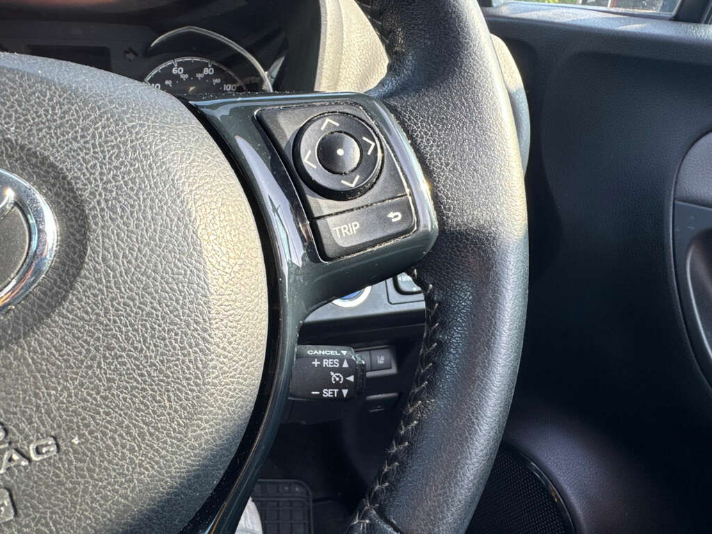 Toyota Yaris Icon Tech White #21