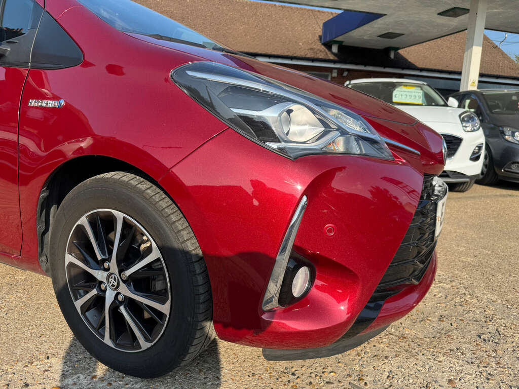 Toyota Yaris Icon Tech White #26
