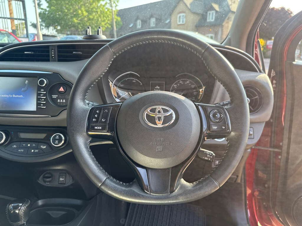 Toyota Yaris Icon Tech White #14
