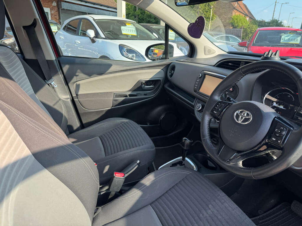 Toyota Yaris Icon Tech White #11