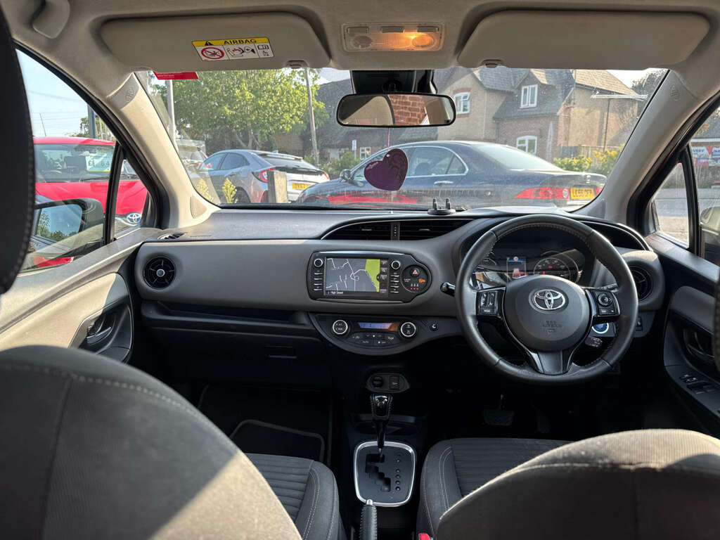 Toyota Yaris Icon Tech White #13