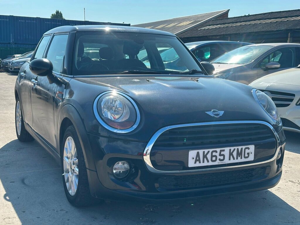 Mini Hatch 1.5 Cooper Euro 6 Ss AK65KMG Black