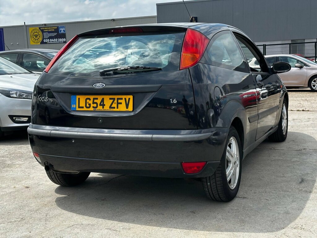 Ford Focus Ghia Silver #5