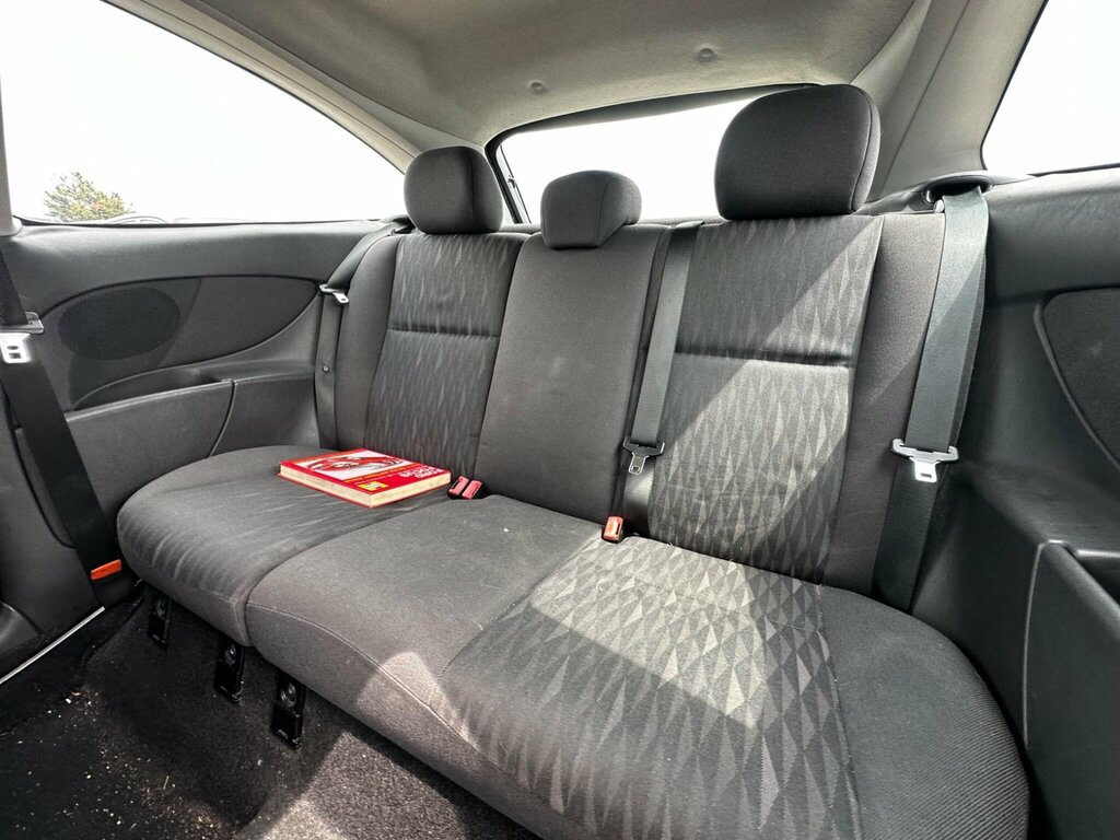 Ford Focus Ghia Silver #25