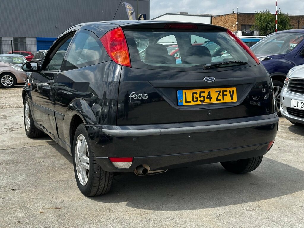 Ford Focus Ghia Silver #6