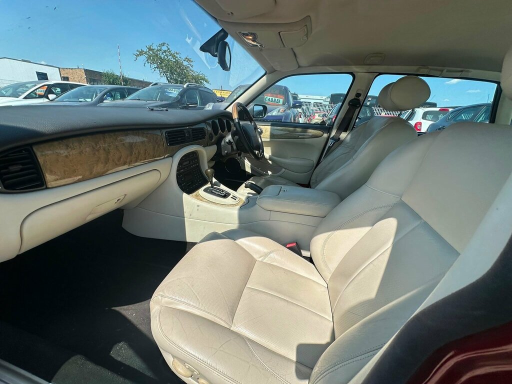 Jaguar XJ 2001 51 Reg Saloon 95,000 Miles 4.0L Aut Silver #28