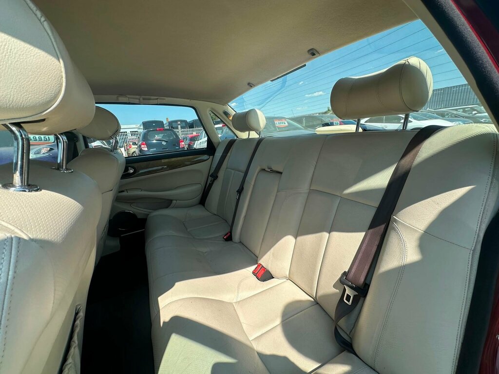 Jaguar XJ 2001 51 Reg Saloon 95,000 Miles 4.0L Aut Silver #39