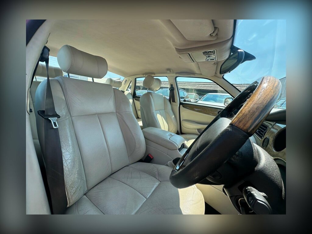 Jaguar XJ 2001 51 Reg Saloon 95,000 Miles 4.0L Aut Silver #26