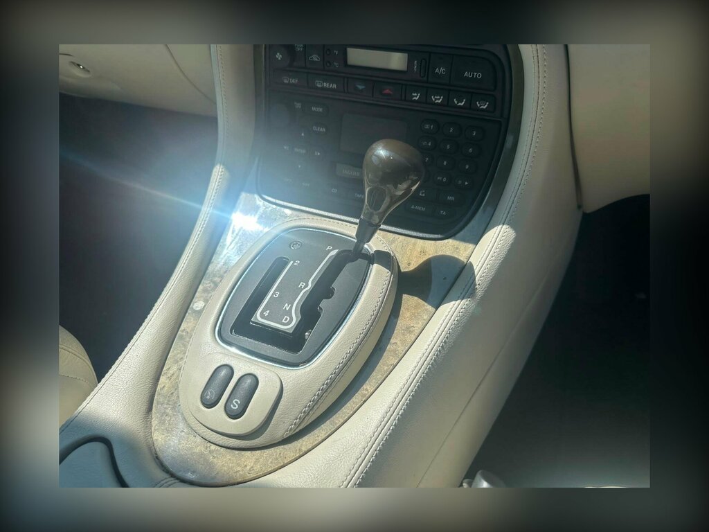 Jaguar XJ 2001 51 Reg Saloon 95,000 Miles 4.0L Aut Silver #15
