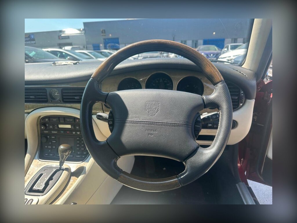 Jaguar XJ 2001 51 Reg Saloon 95,000 Miles 4.0L Aut Silver #14