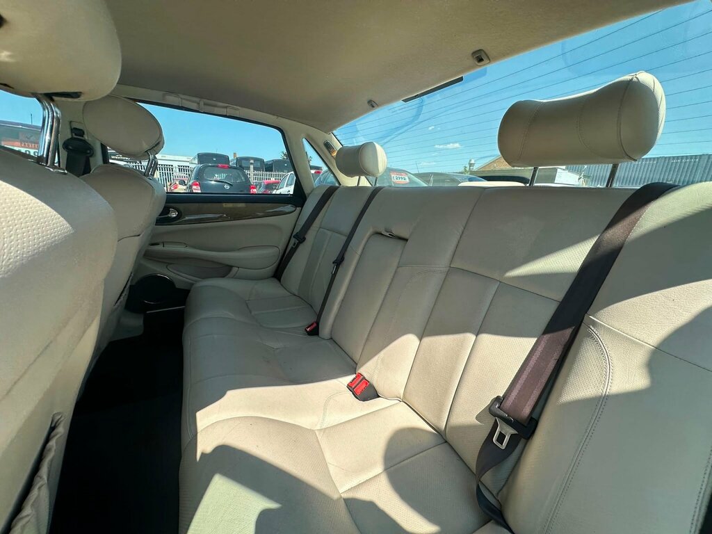 Jaguar XJ 2001 51 Reg Saloon 95,000 Miles 4.0L Aut Silver #37