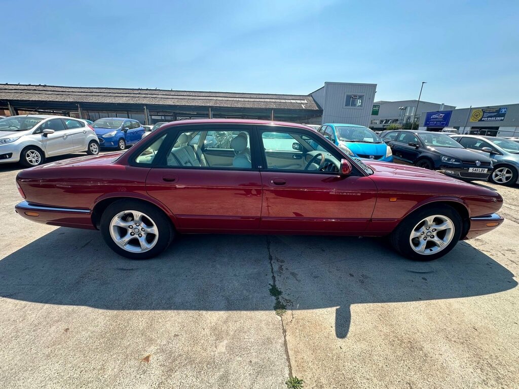 Jaguar XJ 2001 51 Reg Saloon 95,000 Miles 4.0L Aut Silver #9