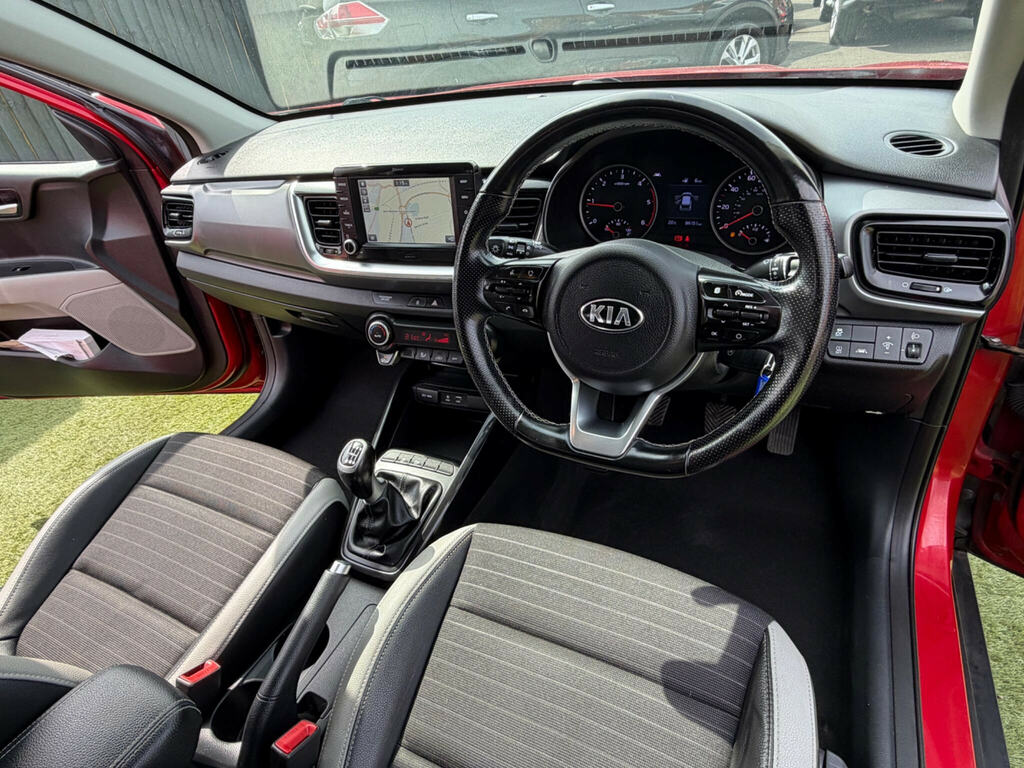 Kia Stonic 1.6 Crdi 3 Suv Euro 6 Ss 113 KX19KUA Red #2