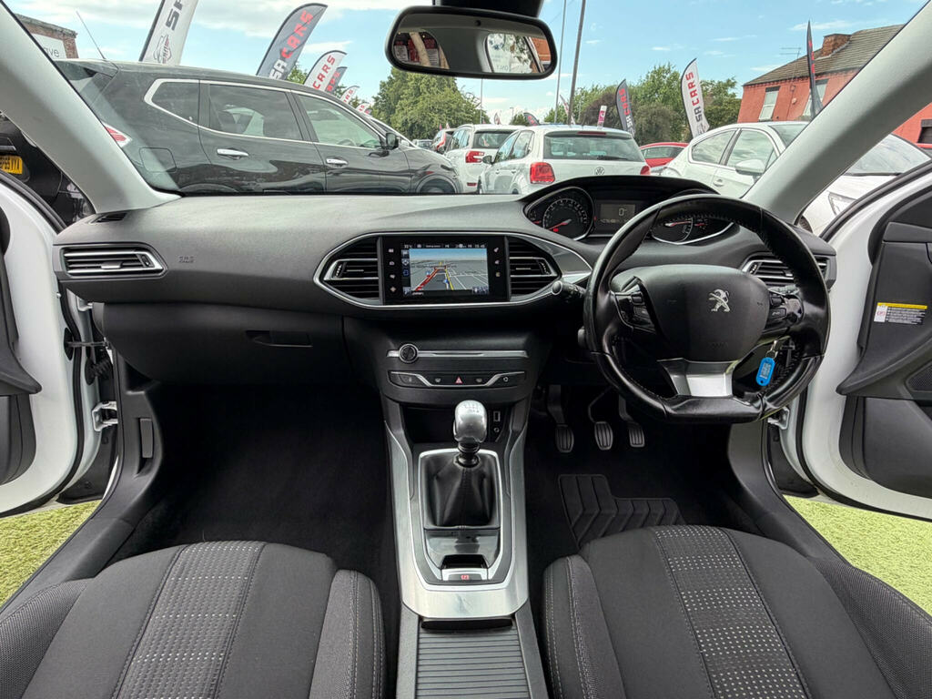 Peugeot 308 SW 1.6 Hdi Allure Estate Euro 5 S White #2