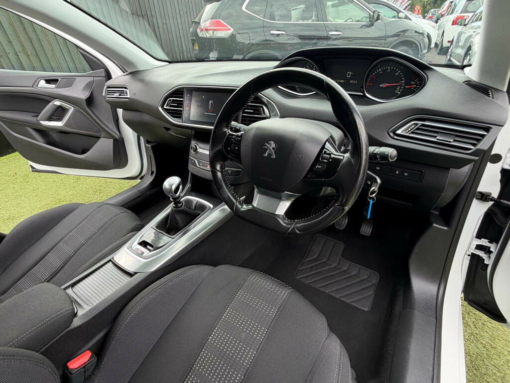 Peugeot 308 SW 1.6 Hdi Allure Estate Euro 5 S White #3