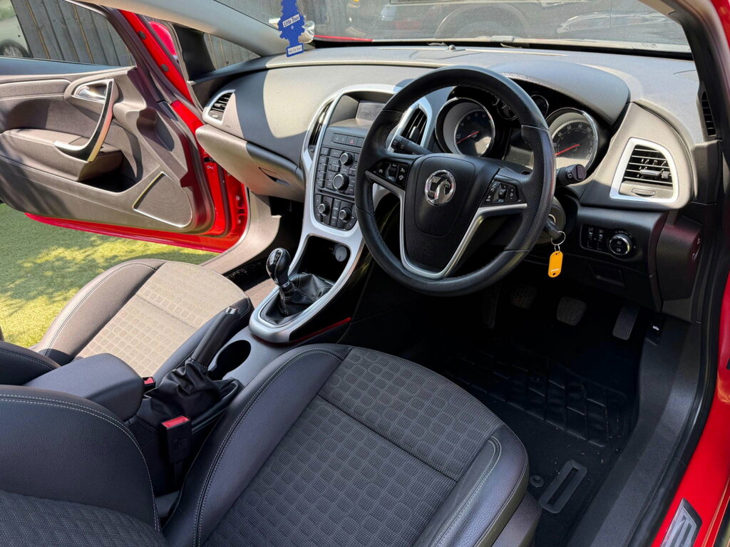 Vauxhall Astra GTC 1.4T Sri Coupe Euro 5 Ss 140 Red #3