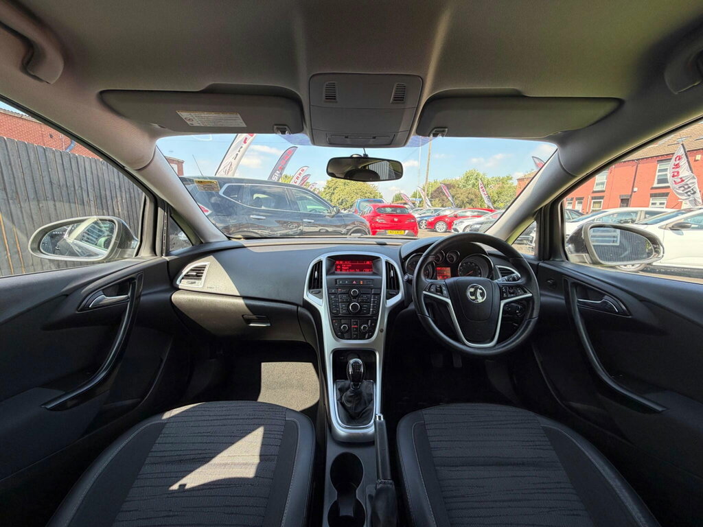 Vauxhall Astra 1.6 Cdti Ecoflex Excite Hatchback Manua Black #2