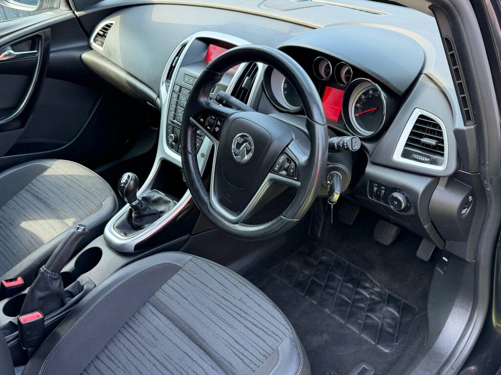 Vauxhall Astra 1.6 Cdti Ecoflex Excite Hatchback Manua Black #3