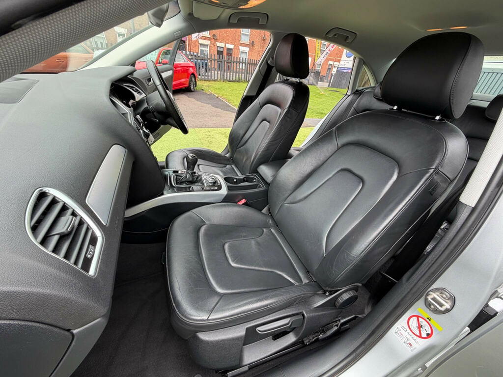 Audi A4 Saloon 2.0 Tdi Black Edition Euro 5 Ss 201 White #32