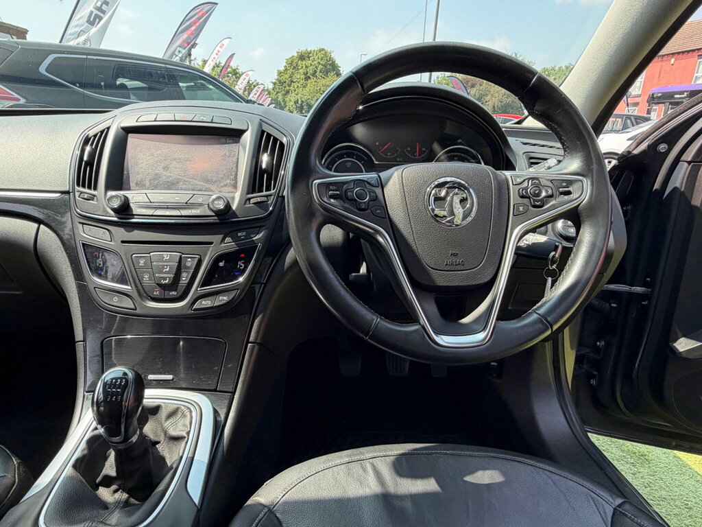 Vauxhall Insignia Hatchback 2.0 White #33