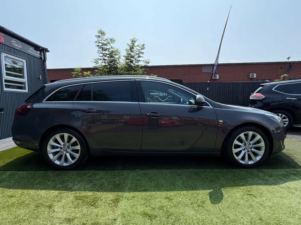 Vauxhall Insignia Hatchback 2.0 White #11