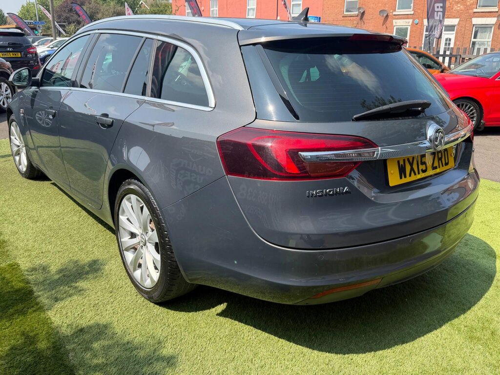Vauxhall Insignia Hatchback 2.0 White #8
