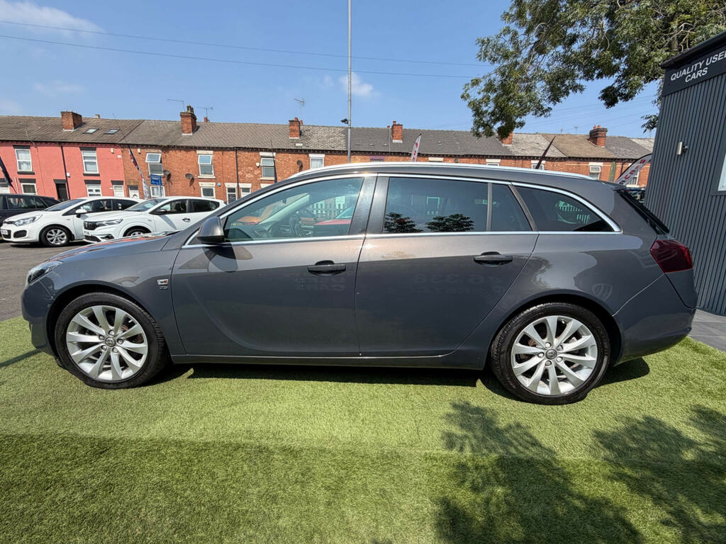 Vauxhall Insignia Hatchback 2.0 White #12