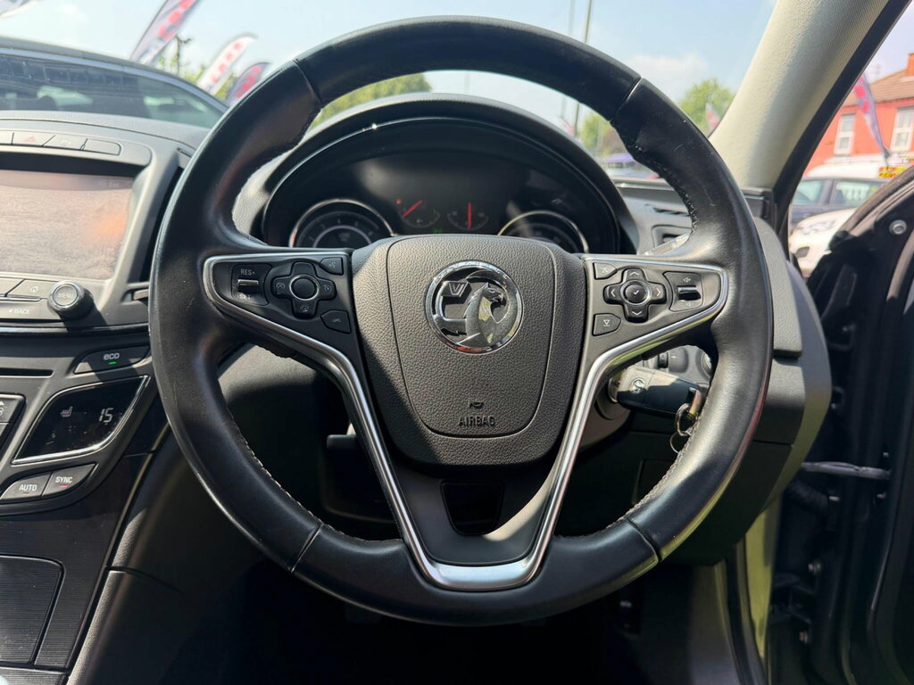 Vauxhall Insignia Hatchback 2.0 White #13