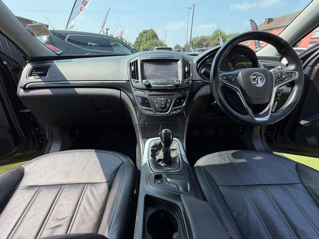 Vauxhall Insignia Hatchback 2.0 White #31
