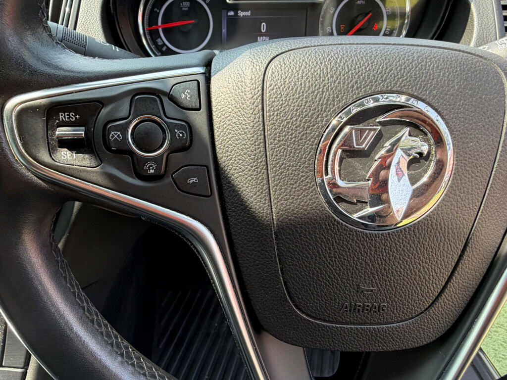 Vauxhall Insignia Hatchback 2.0 White #16