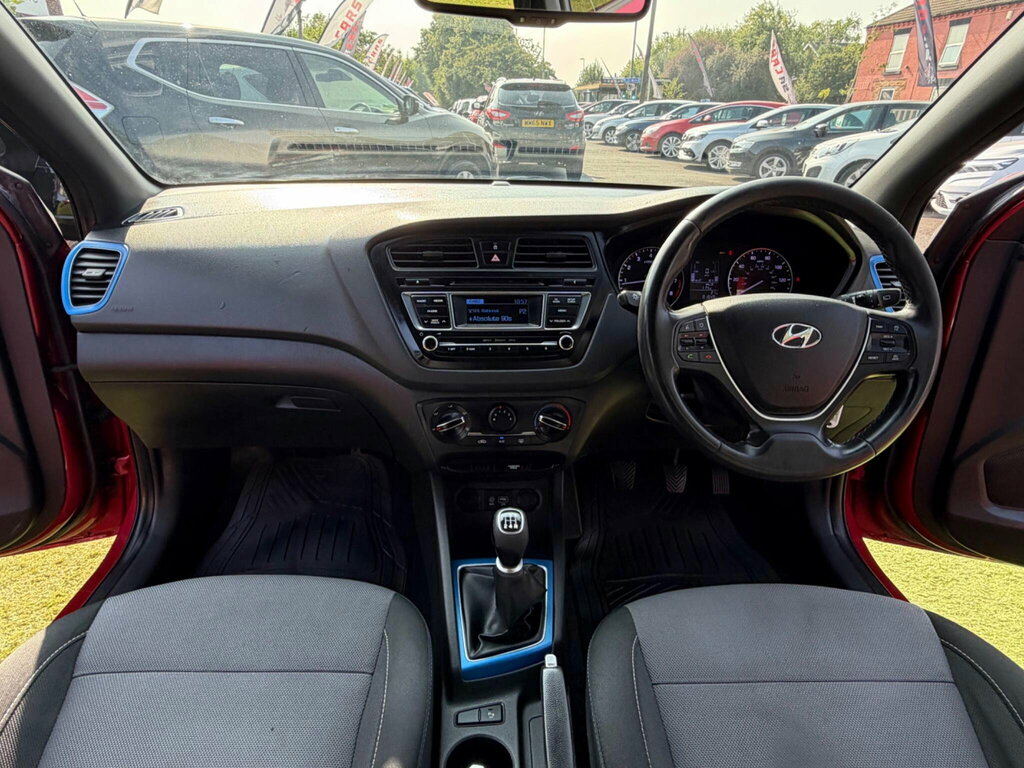 Hyundai I20 1.2 Go Hatchback Euro 6 84 Ps Red #3