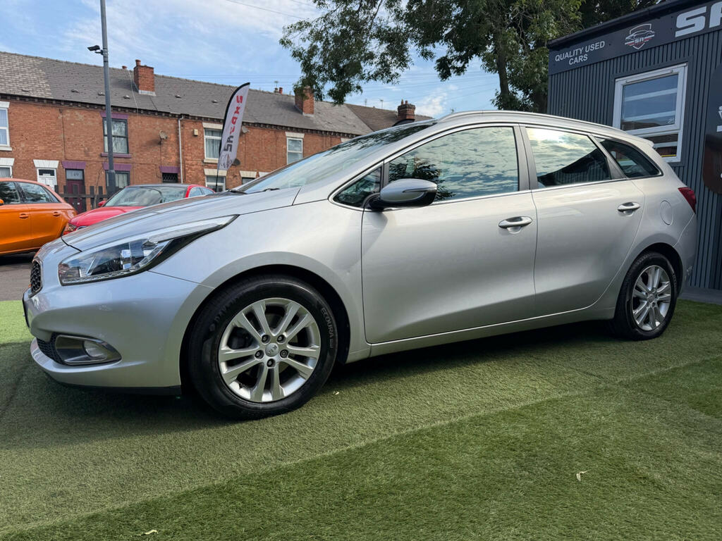 Kia Ceed 1.6 Crdi Ecodynamics 2 Sportswagon Euro 5 Ss White #10