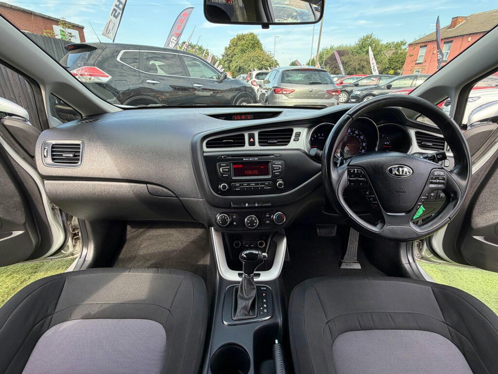 Kia Ceed 1.6 Crdi 2 Sportswagon Euro 5 126 Silver #2