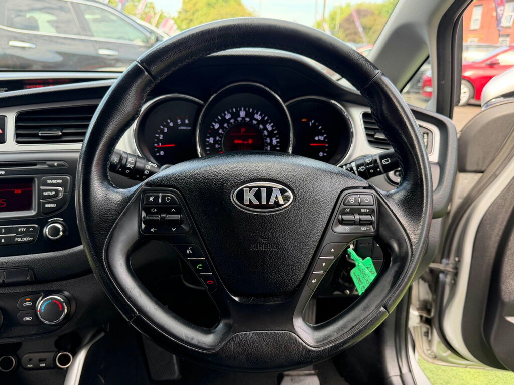 Kia Ceed 1.6 Crdi Ecodynamics 2 Sportswagon Euro 5 Ss White #19