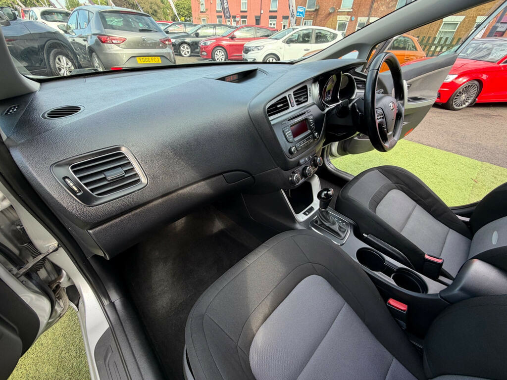 Kia Ceed 1.6 Crdi Ecodynamics 2 Sportswagon Euro 5 Ss White #42