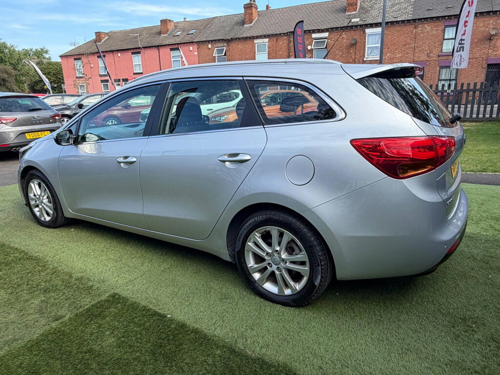Kia Ceed 1.6 Crdi Ecodynamics 2 Sportswagon Euro 5 Ss White #17