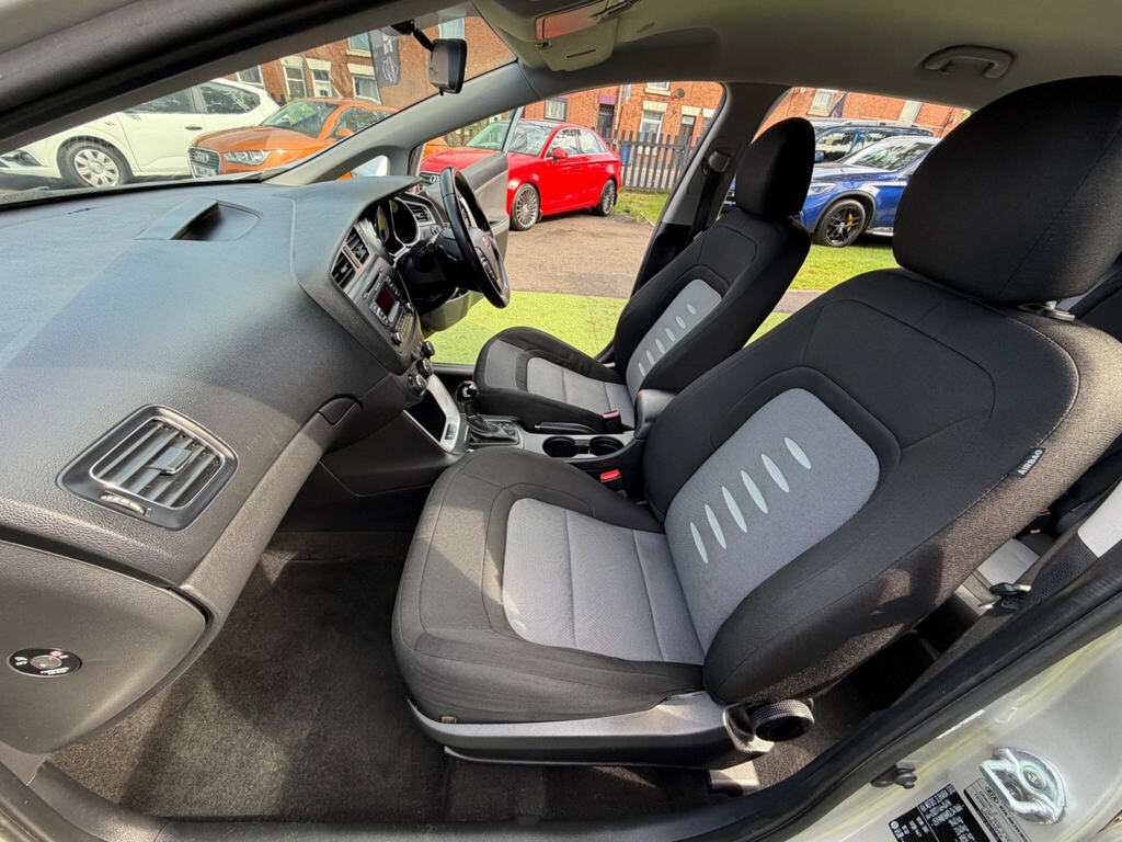 Kia Ceed 1.6 Crdi Ecodynamics 2 Sportswagon Euro 5 Ss White #30