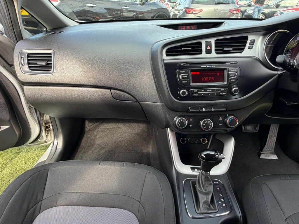 Kia Ceed 1.6 Crdi Ecodynamics 2 Sportswagon Euro 5 Ss White #40