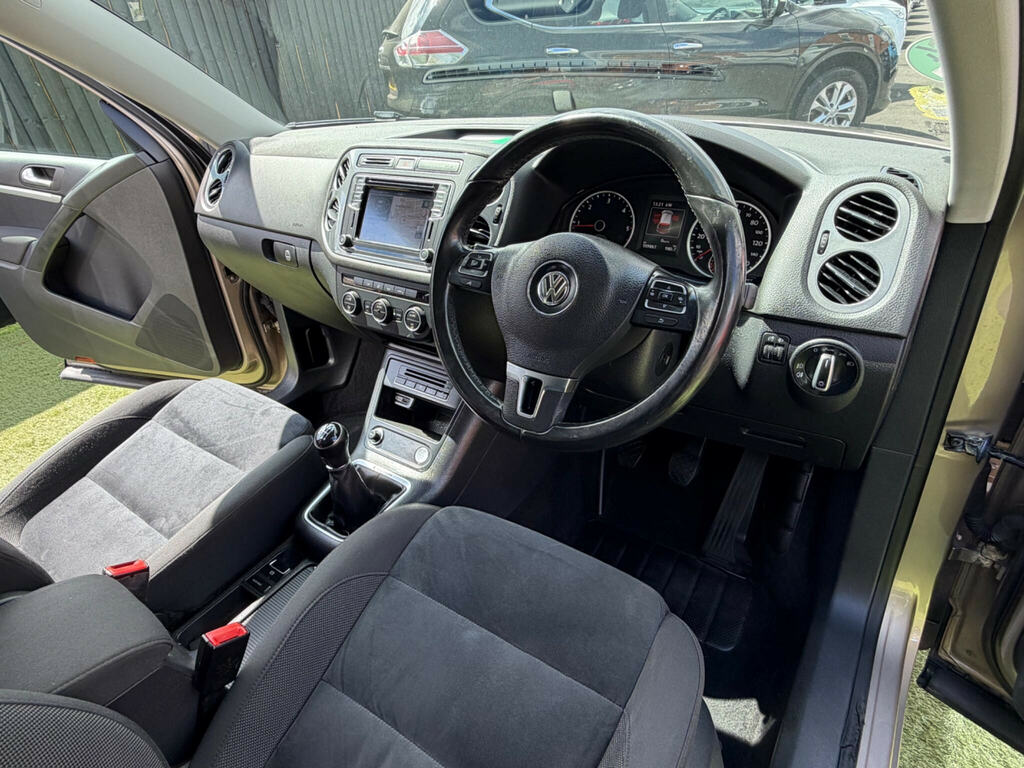 Volkswagen Tiguan 2.0 Tdi Bluemotion Tech Match Edition Suv Dies Beige #3