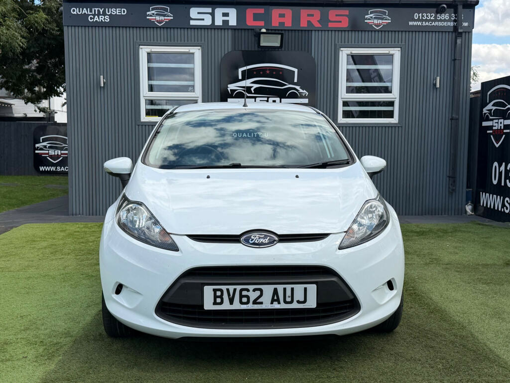 Ford Fiesta 1.25 Edge Hatchback 124 Gkm, 5 White #4