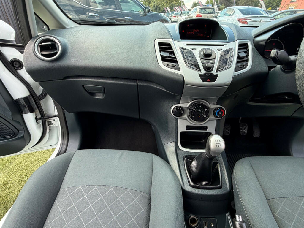 Ford Fiesta 1.25 Zetec Silver #34