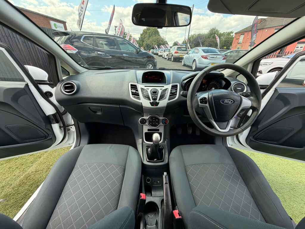 Ford Fiesta 1.25 Zetec Silver #31