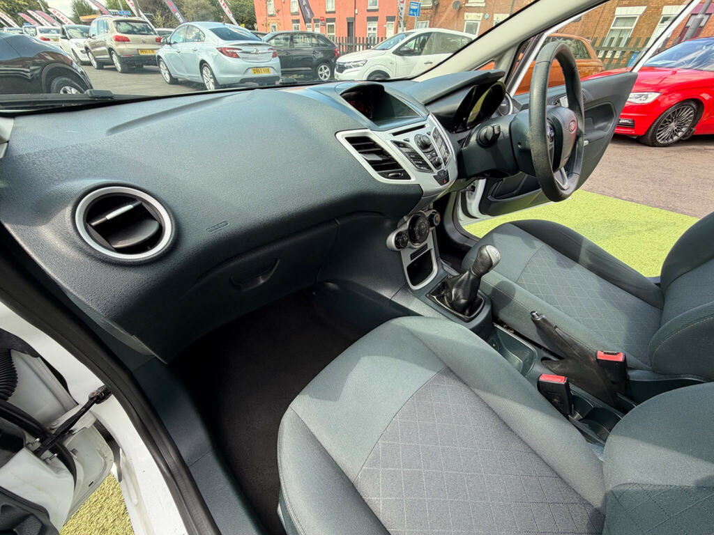 Ford Fiesta 1.25 Zetec Silver #30