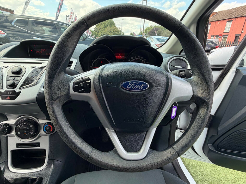 Ford Fiesta 1.25 Zetec Silver #37