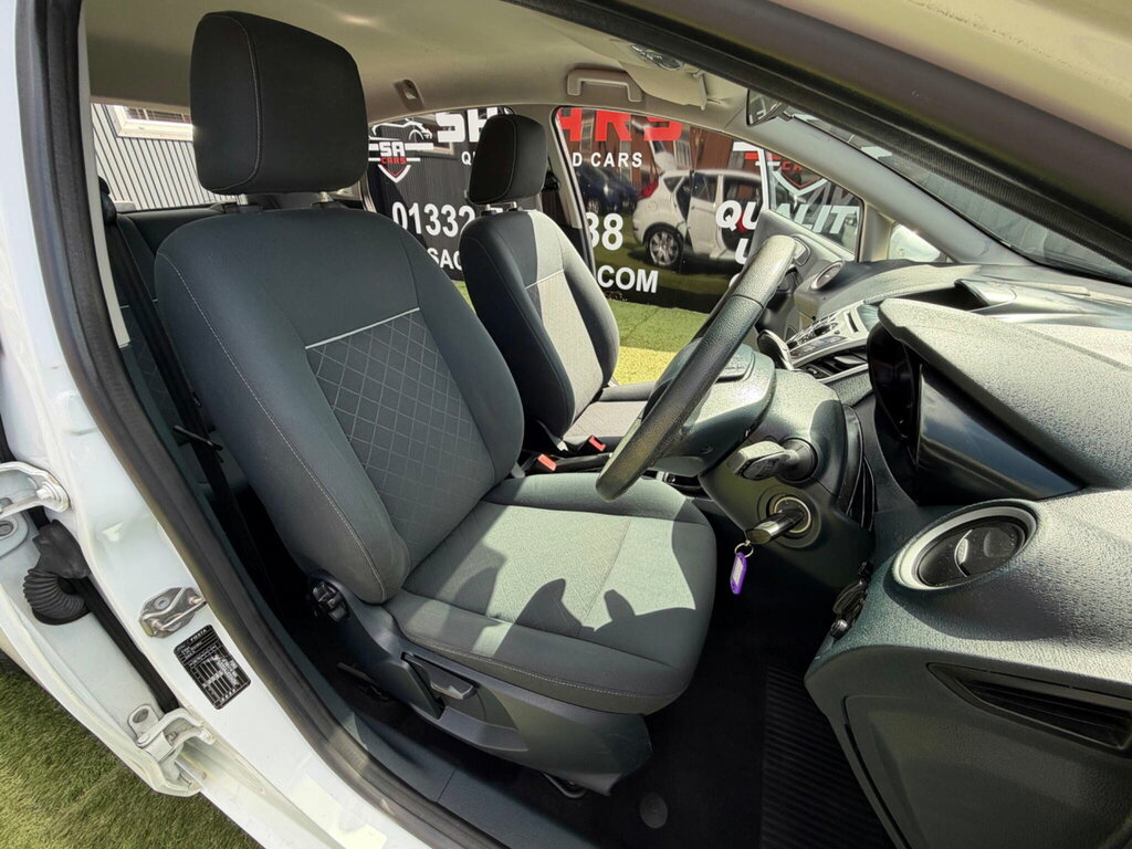 Ford Fiesta 1.25 Zetec Silver #21