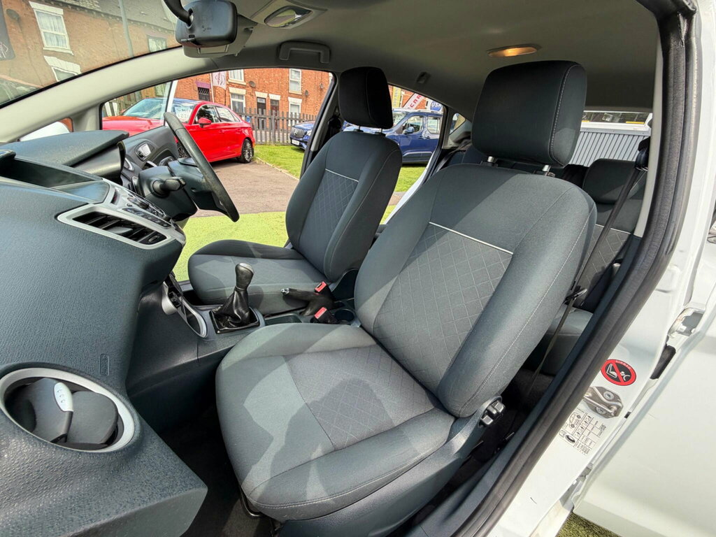 Ford Fiesta 1.25 Zetec Silver #29