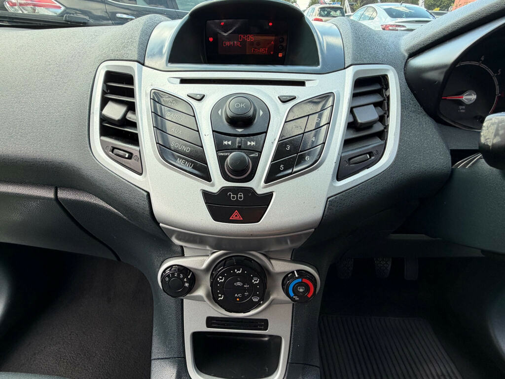Ford Fiesta 1.25 Zetec Silver #35