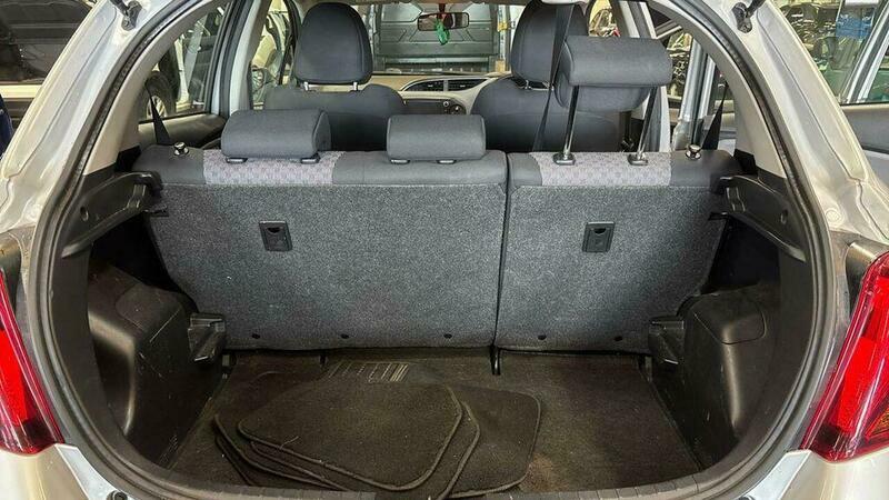 Toyota Yaris #16