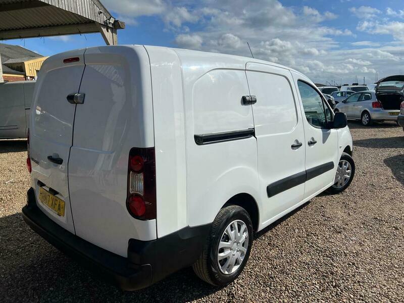 Peugeot Partner 1.6 Bluehdi 756 S MW17XFA White #2