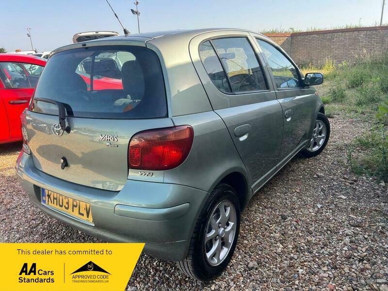 Toyota Yaris 1.3 Vvt-i T Spirit Green